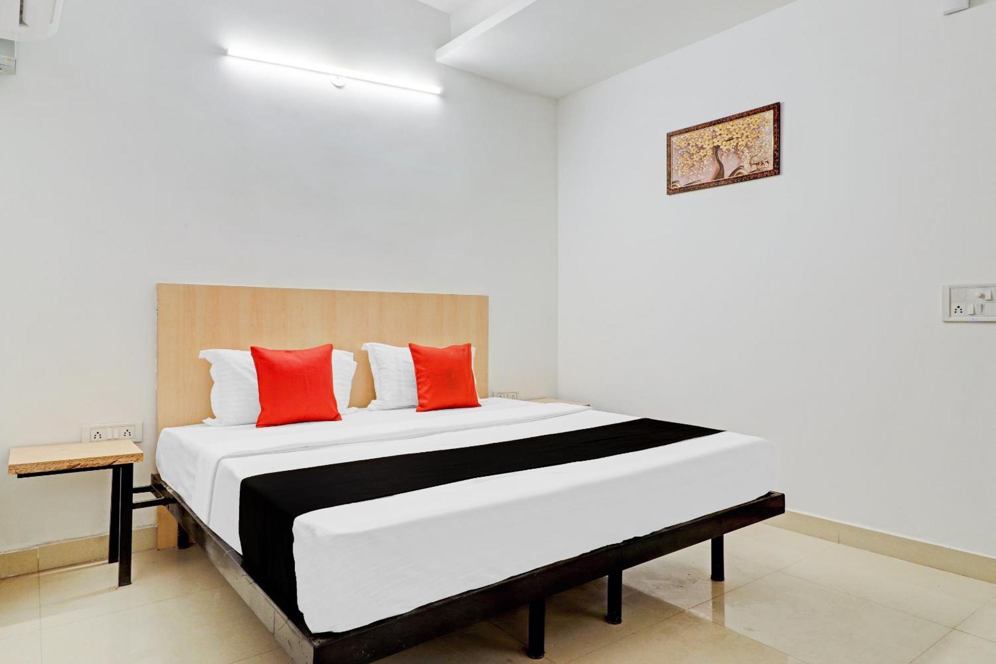Hotel O Vasundhra Grand Ghaziabad Bagian luar foto